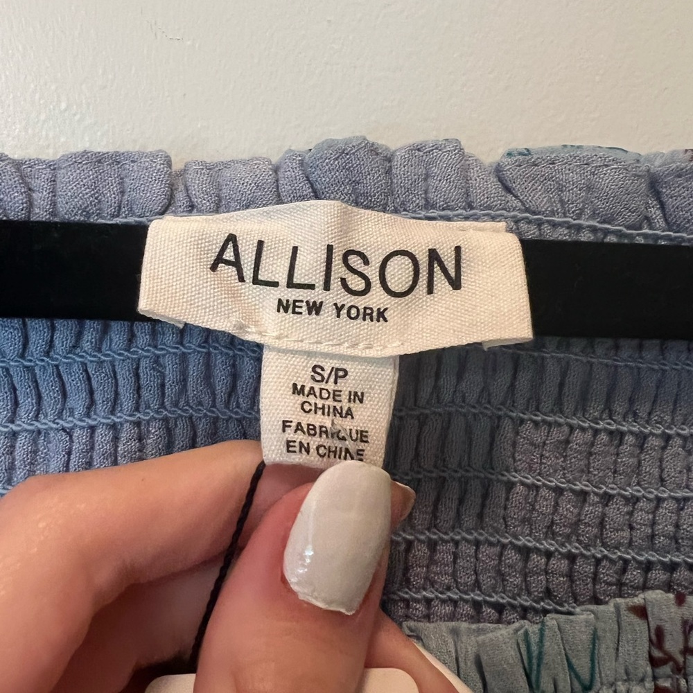 Brand new with tags allison New York light blue puff sleeve shirt - Picture 4 of 6